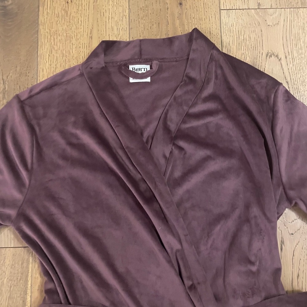 Born Womens Plum Velvet Robe S/M 3/4‎ Sleeve Belted Cozy Lounge Wear - Picture 2 of 8